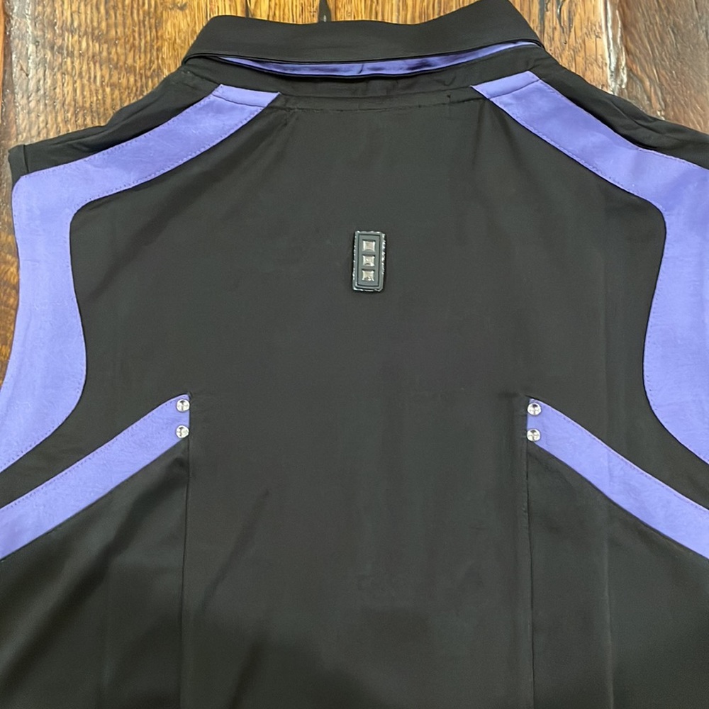 Sleeveless Black and Purple Zip-Front Women’s Top - Picture 6 of 7